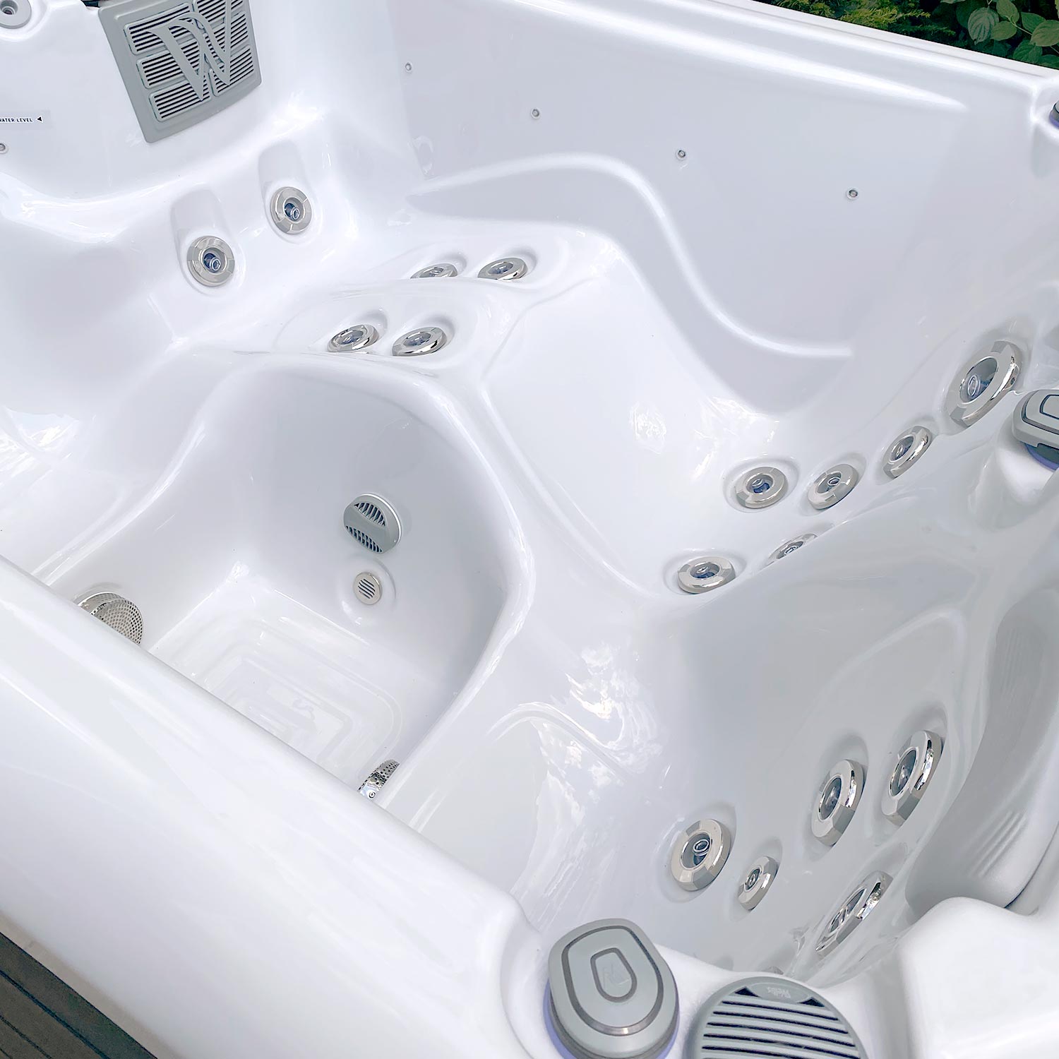 Wellis_Manhattan_hot_tub_detail4 Wellis_Manhattan_hot_tub_detail4
