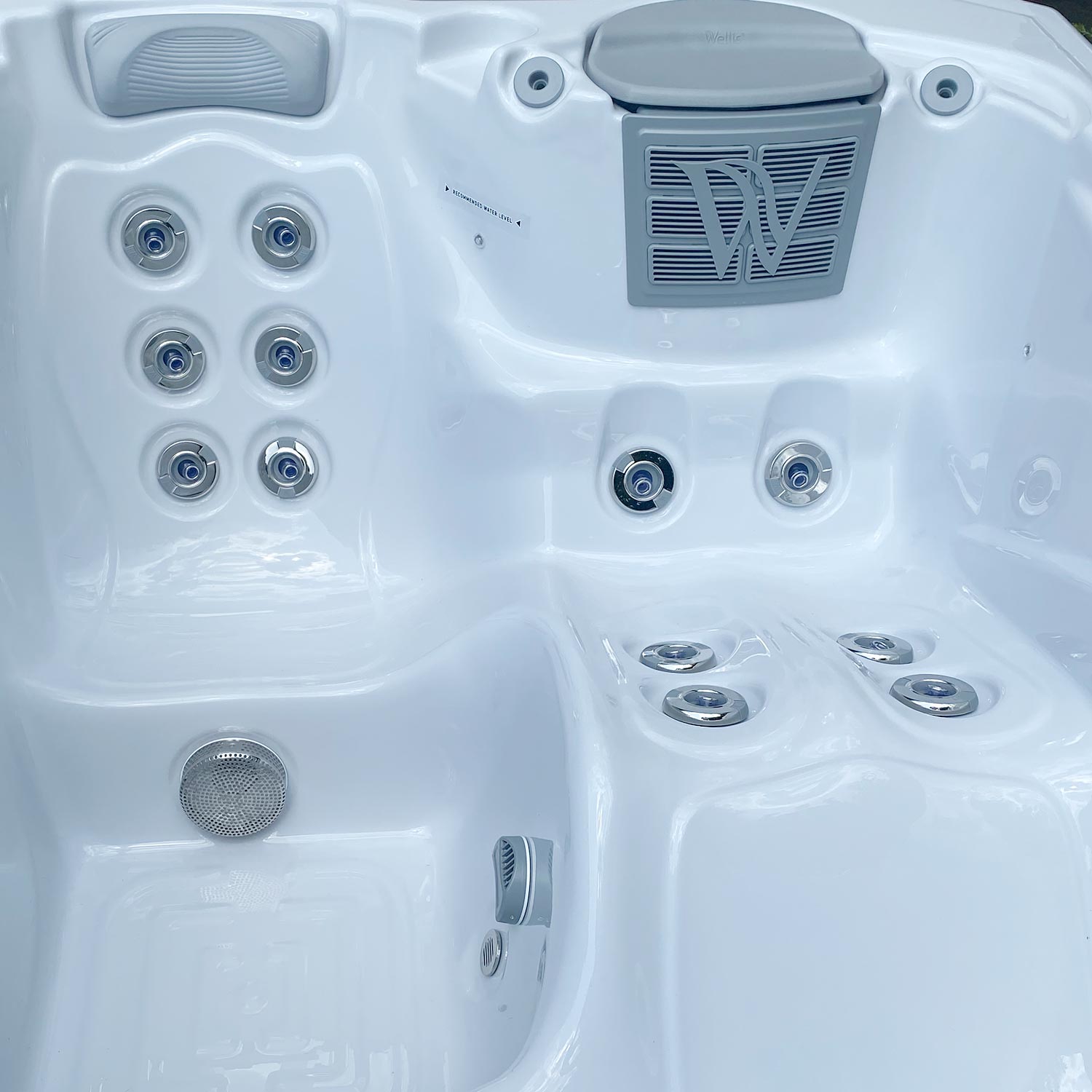 Wellis_Manhattan_hot_tub_detail5 Wellis_Manhattan_hot_tub_detail5