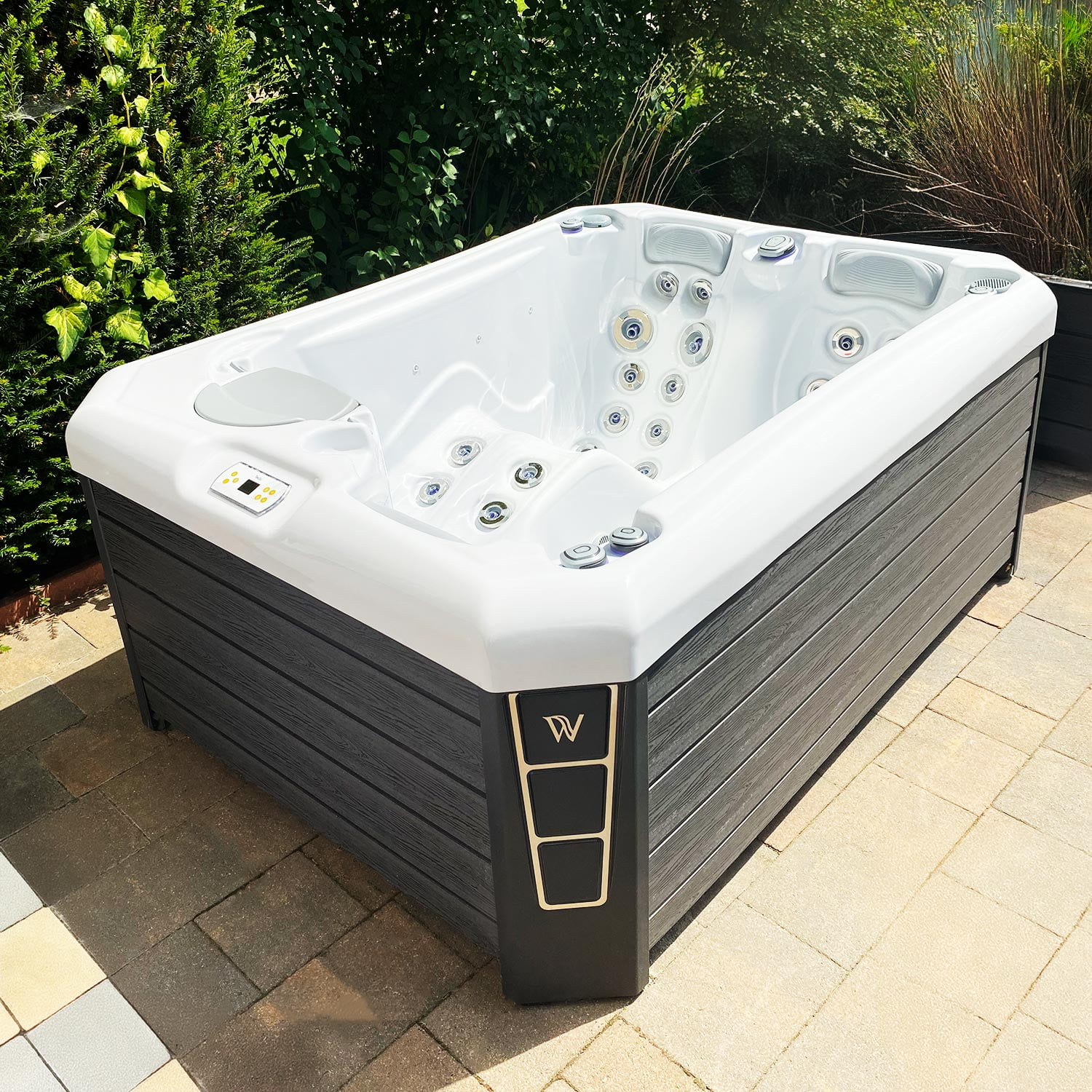Wellis_Manhattan_hot_tub_detail7 Wellis_Manhattan_hot_tub_detail7