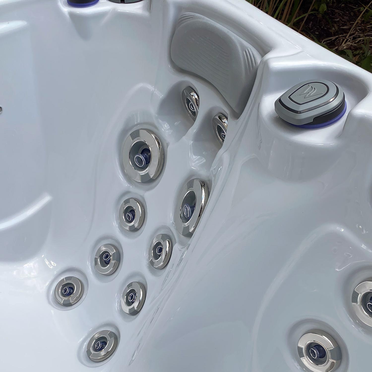 Wellis_Manhattan_hot_tub_detail8 Wellis_Manhattan_hot_tub_detail8